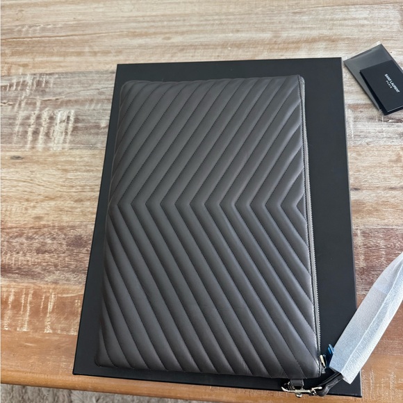 Saint Laurent Cassandra Charcoal Quilted Pouch - Picture 2 of 3